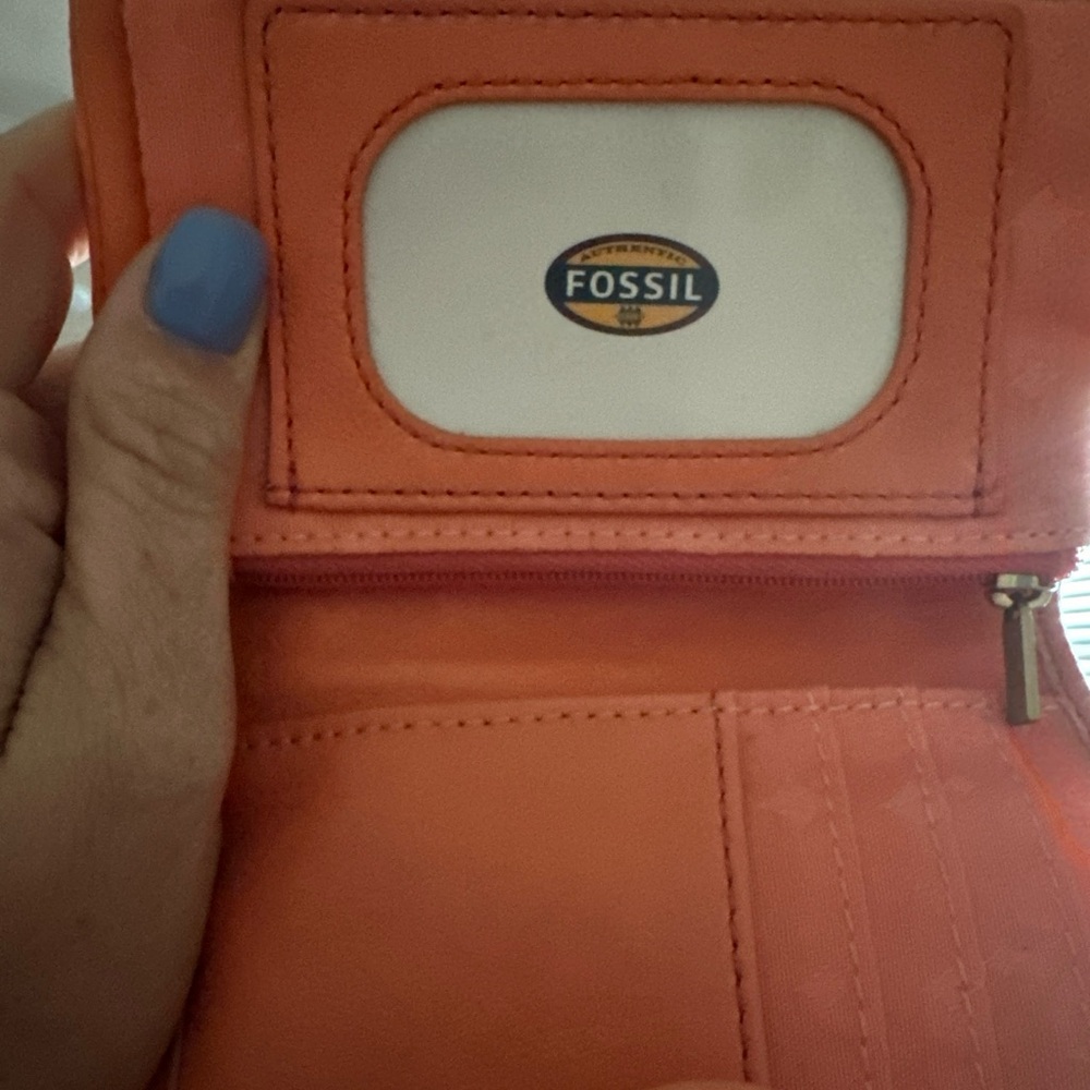 Fossile leather tri fold wallet